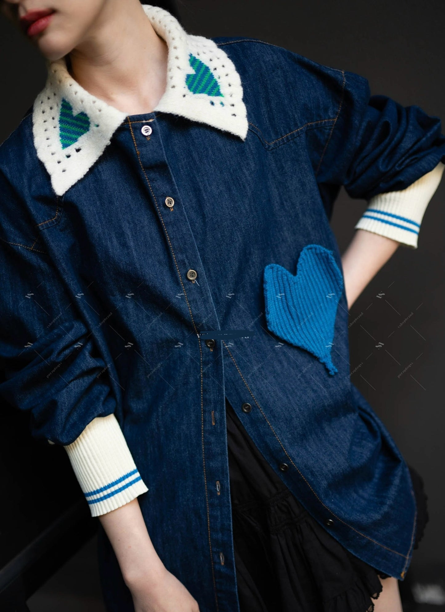 Pop goes the Heart Shirt light denim