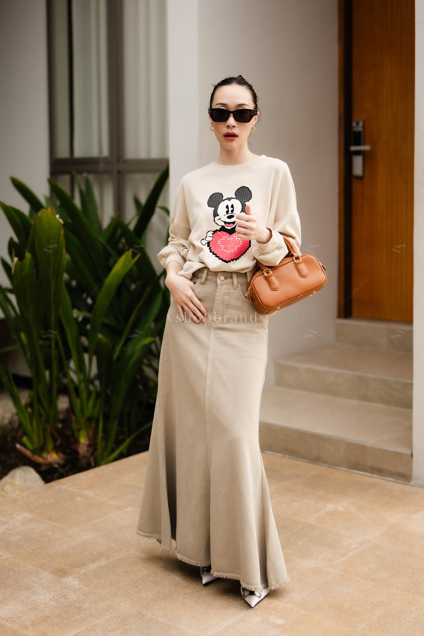 The Pixel Mickey sweatShirt Beige