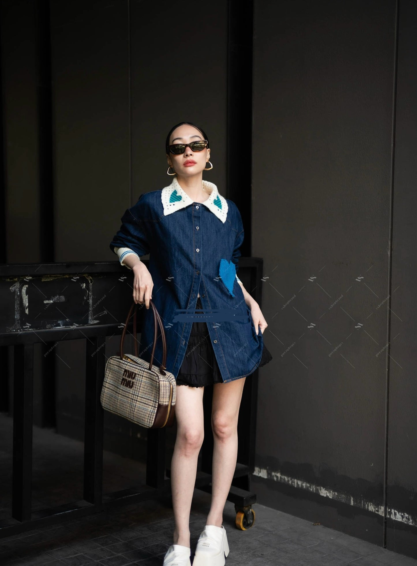 Pop goes the Heart Shirt light denim