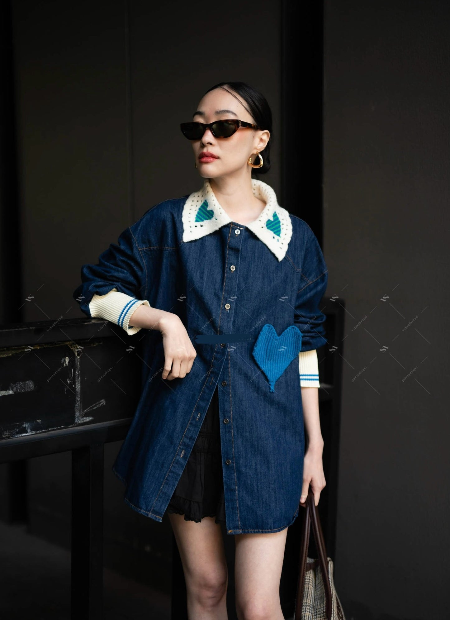 Pop goes the Heart Shirt light denim