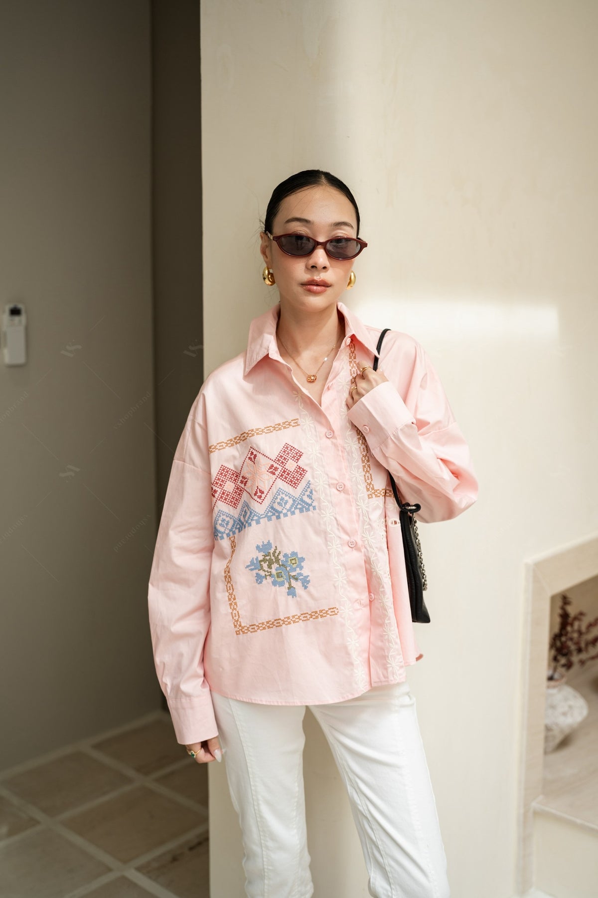 Cross stitch Queen shirt Pink