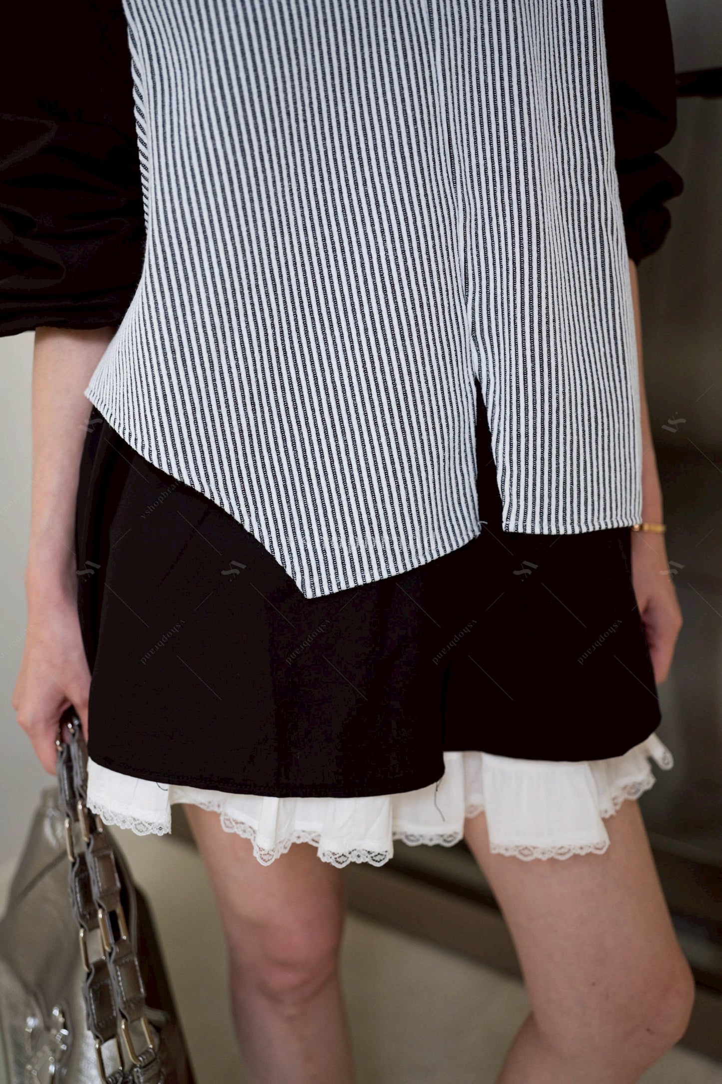 The Caara Shirt Black