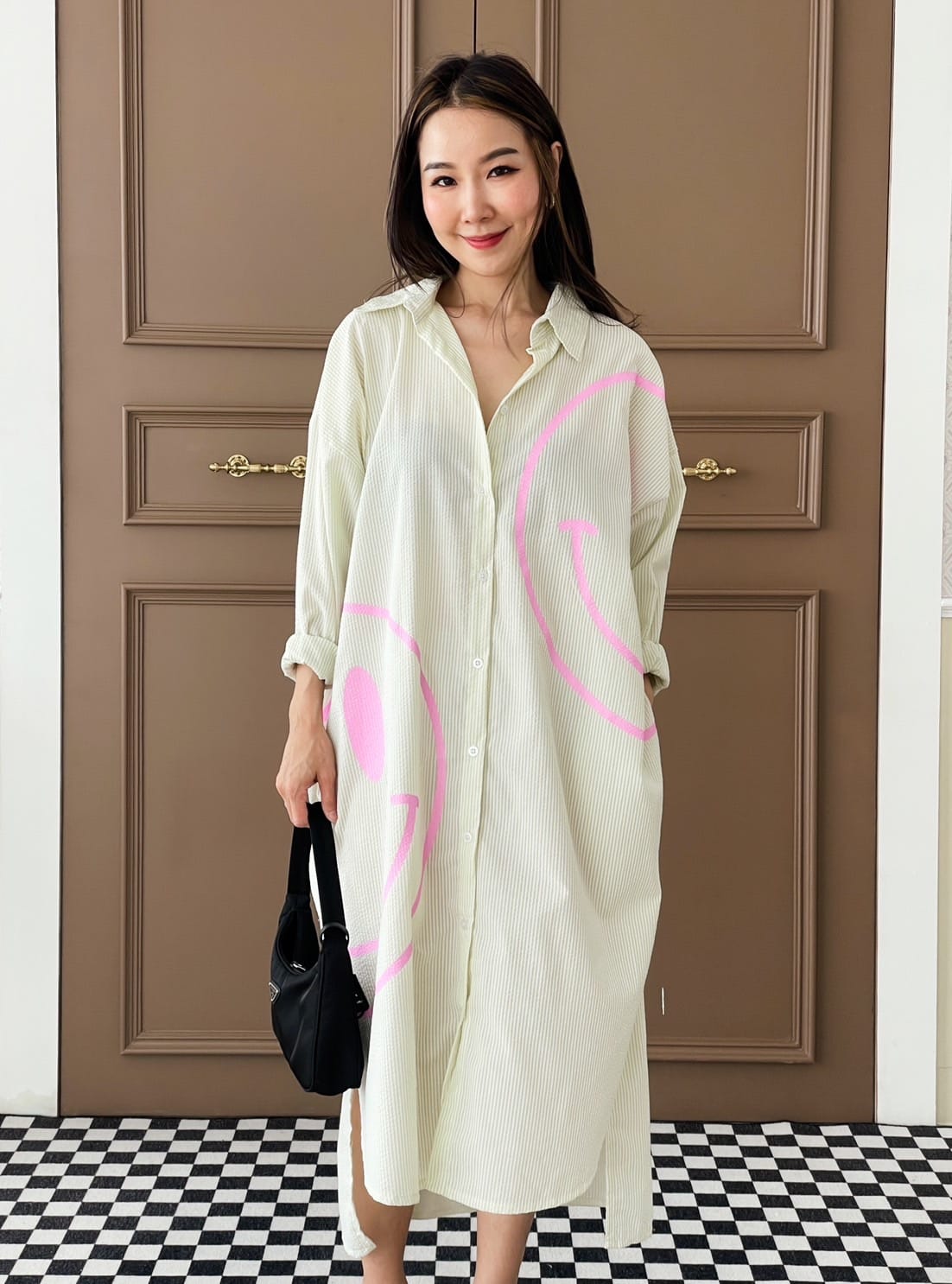 Oversize Style Shirt Dress pink smiley