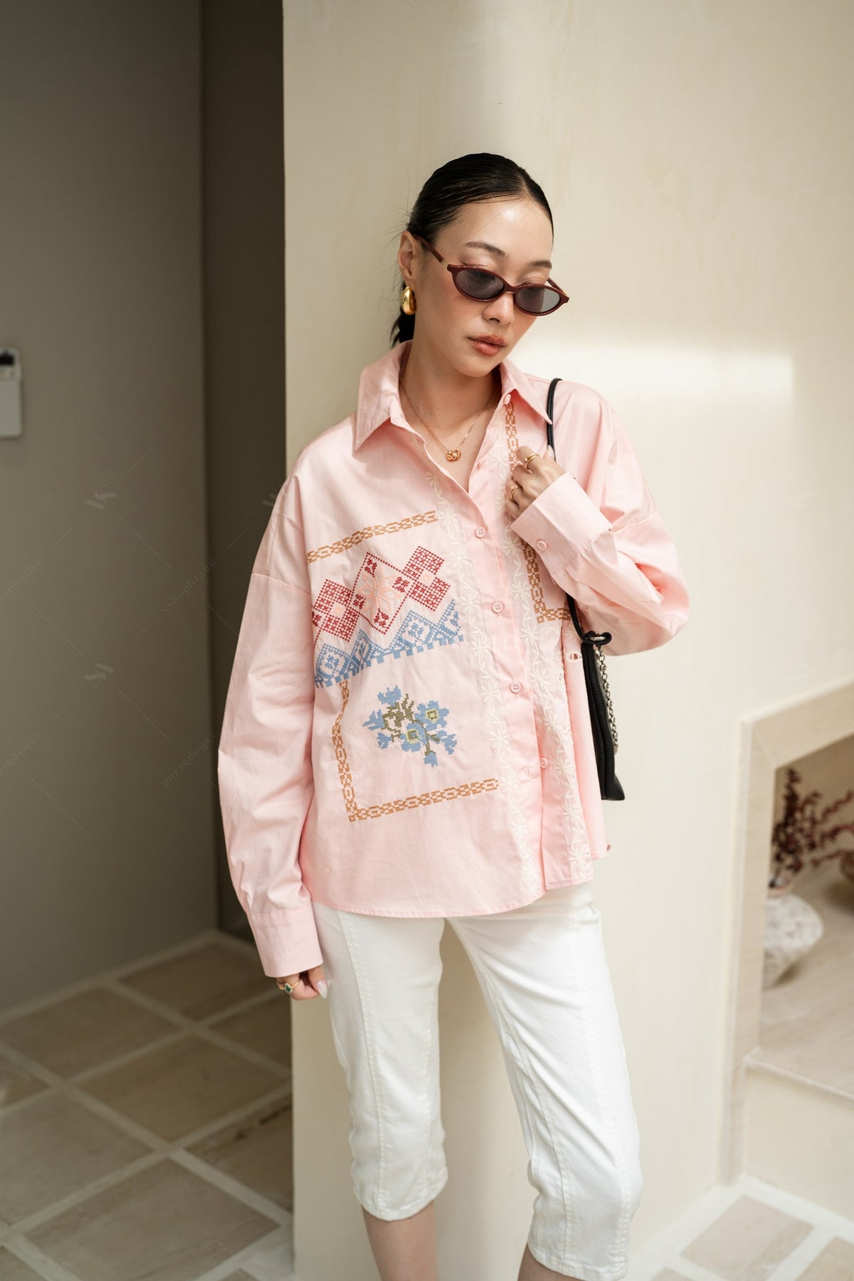 Cross stitch Queen shirt Pink